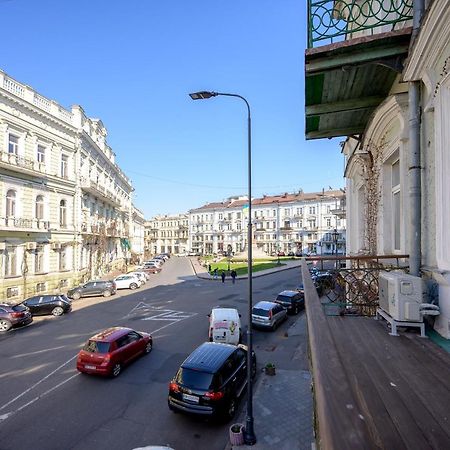 Vintage Apart On Ekaterininskaya Sq. 9 Odesa Exterior photo