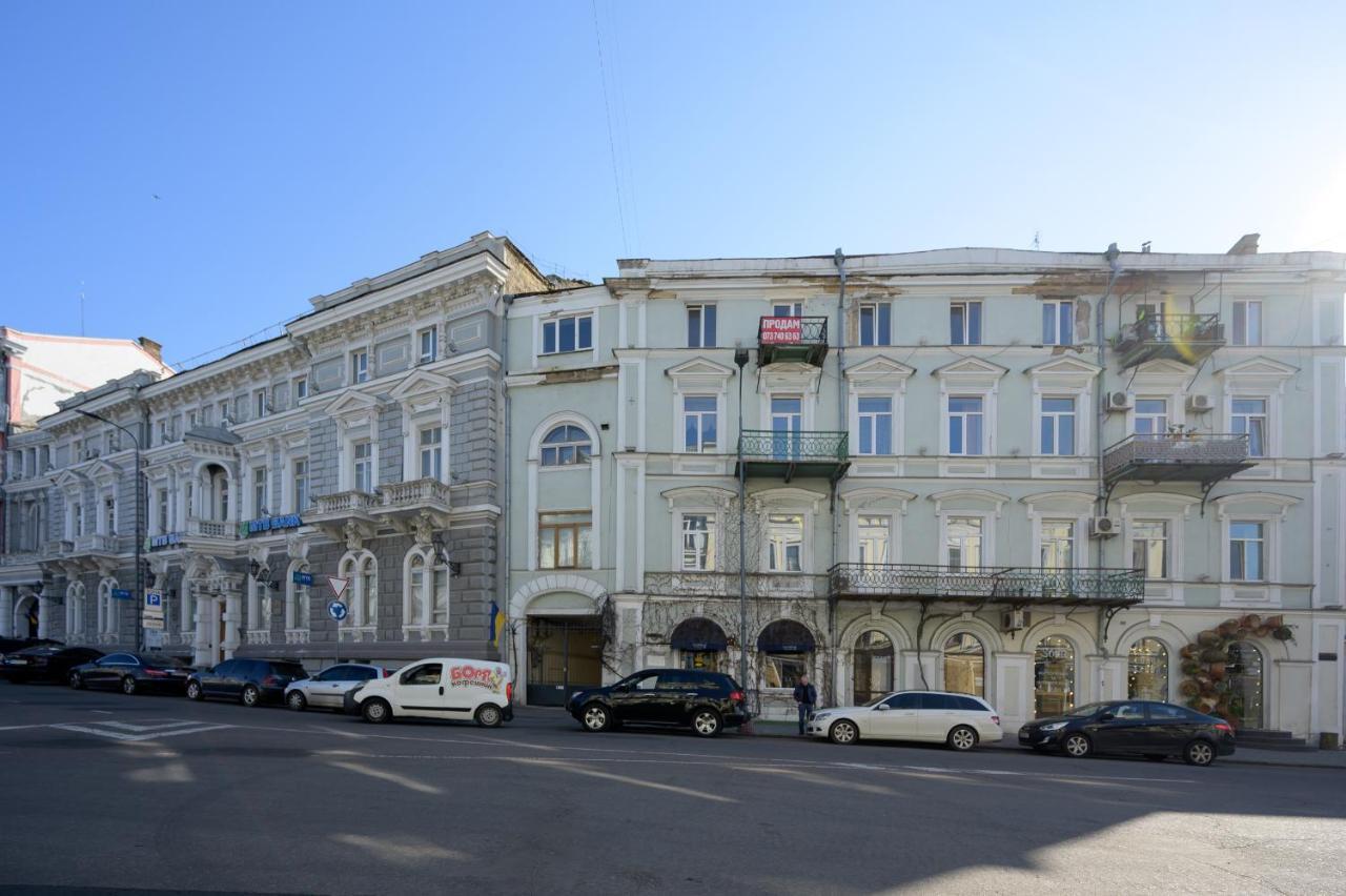 Vintage Apart On Ekaterininskaya Sq. 9 Odesa Exterior photo